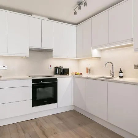 On The * マラハイド